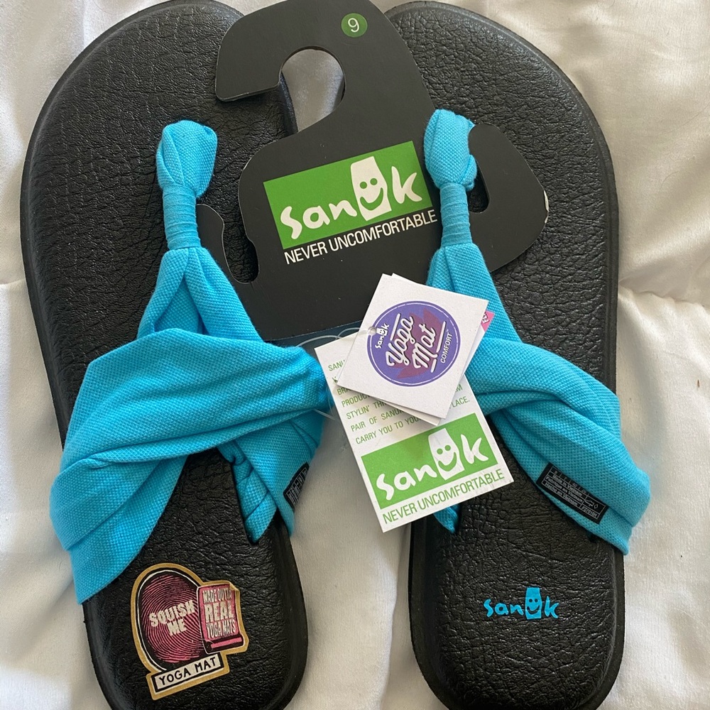 🆕 Sanuk Women’s Sandals in Teal